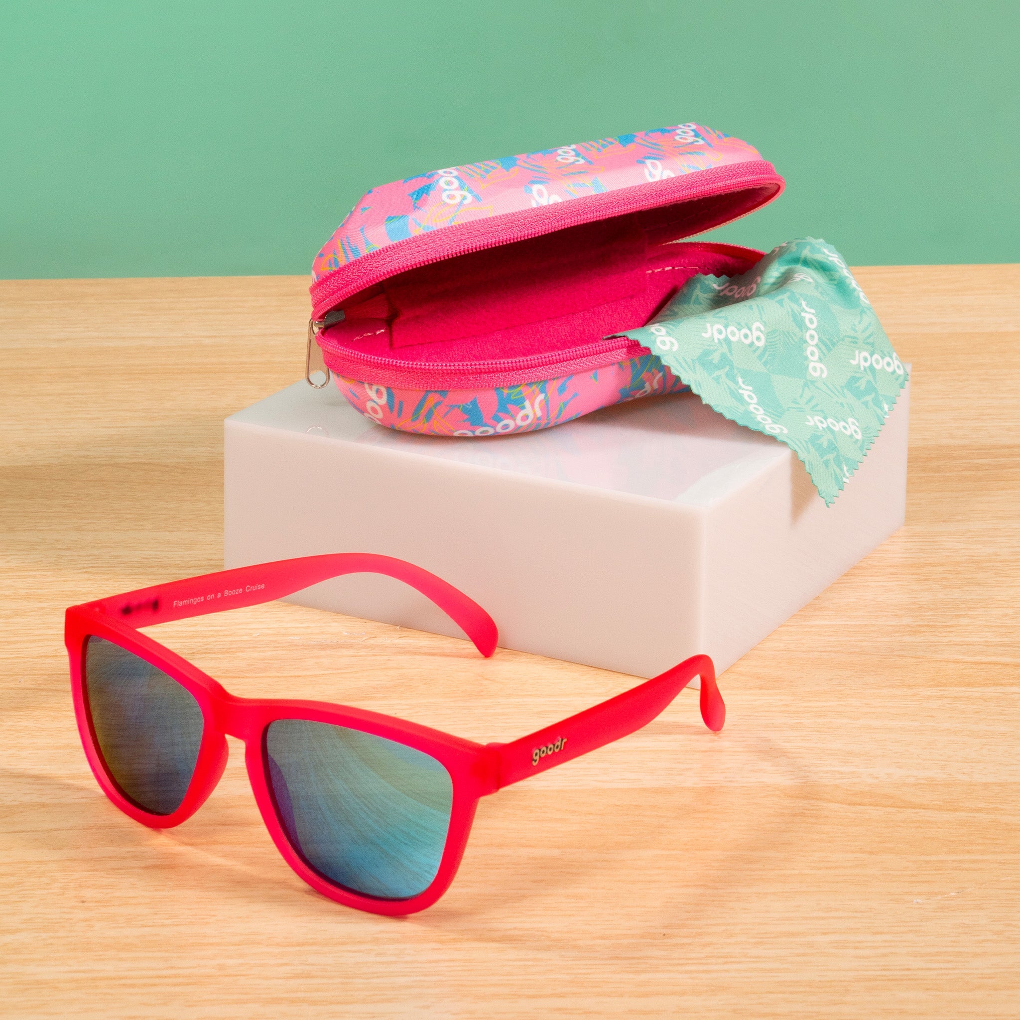 We Make a Good Case - Smooth Lightweight Sunglasses