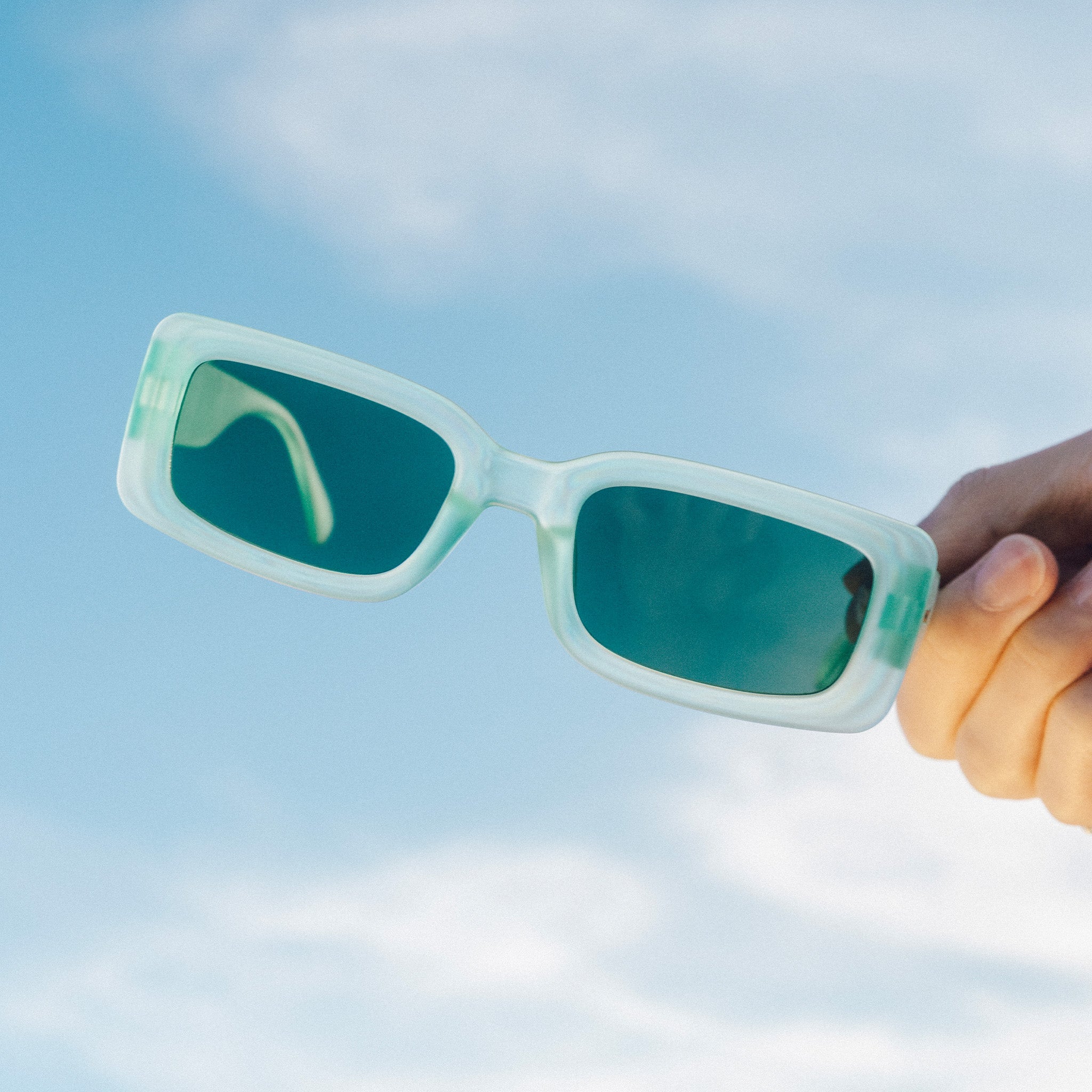 Stays For The Encore - Beach Ready Vacation Sunglasses