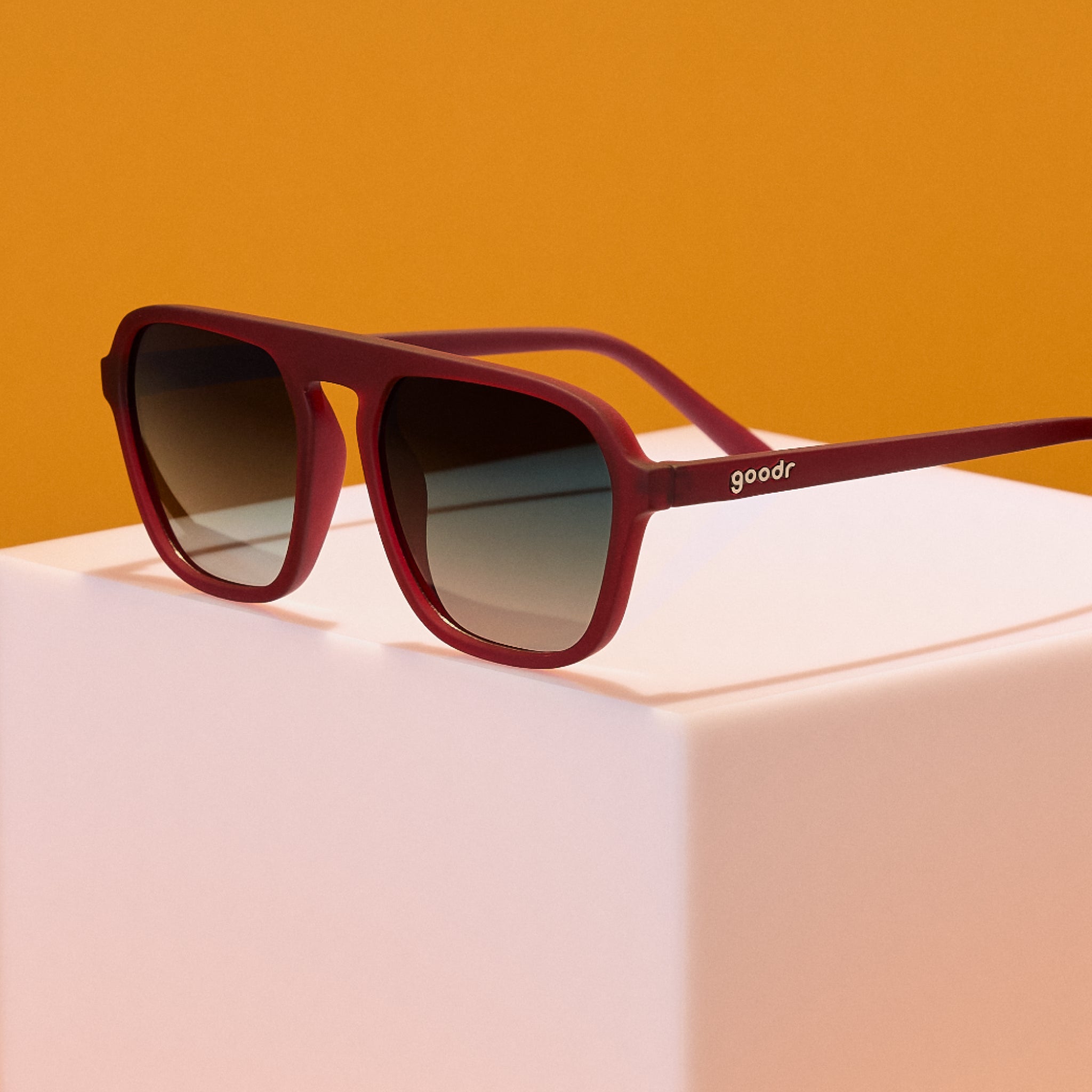 Conversation Pit Regular - Sunny Day Active Sunglasses